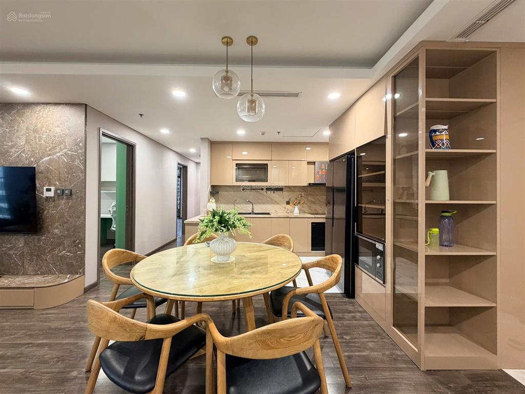 Cho thuê no1t7 ngoại giao đoàn 3pn 2wc view hồ tây căn góc siêu đẹp 126m
