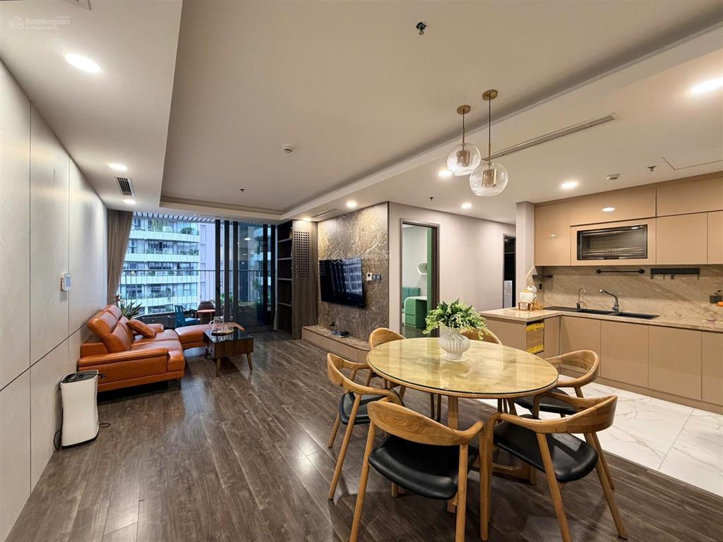 Cho thuê no1t7 ngoại giao đoàn 3pn 2wc view hồ tây căn góc siêu đẹp 126m