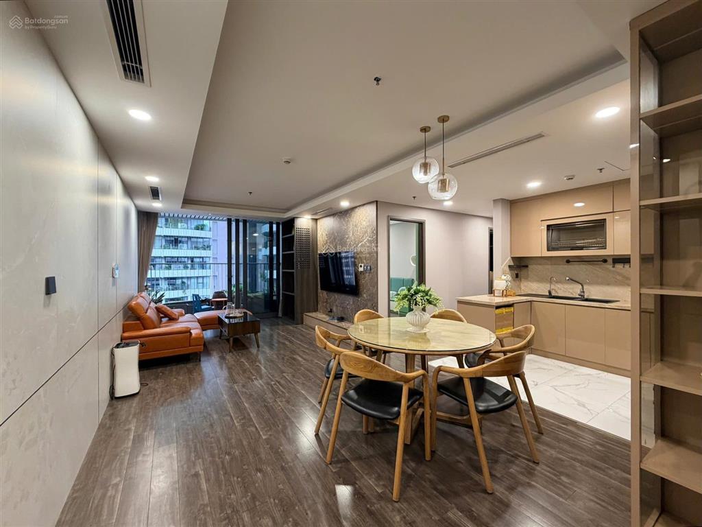 Cho thuê no1t7 ngoại giao đoàn 3pn 2wc view hồ tây căn góc siêu đẹp 126m