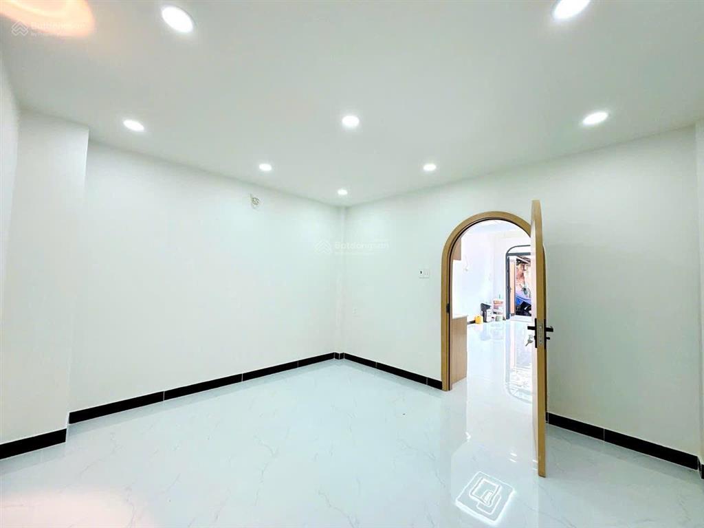 Nhà mới 2 tầng ngay kdc him lam 4m x 12m  hxh  5 tỷ