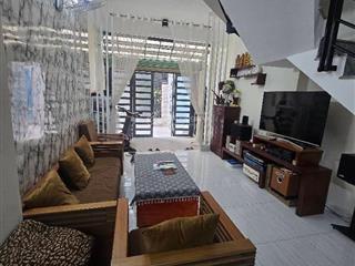 Nhà lô góc 3 tầng chính chủ xây tâm huyết  42,2m2  ngang 5m  chỉ 6,1 tỷ