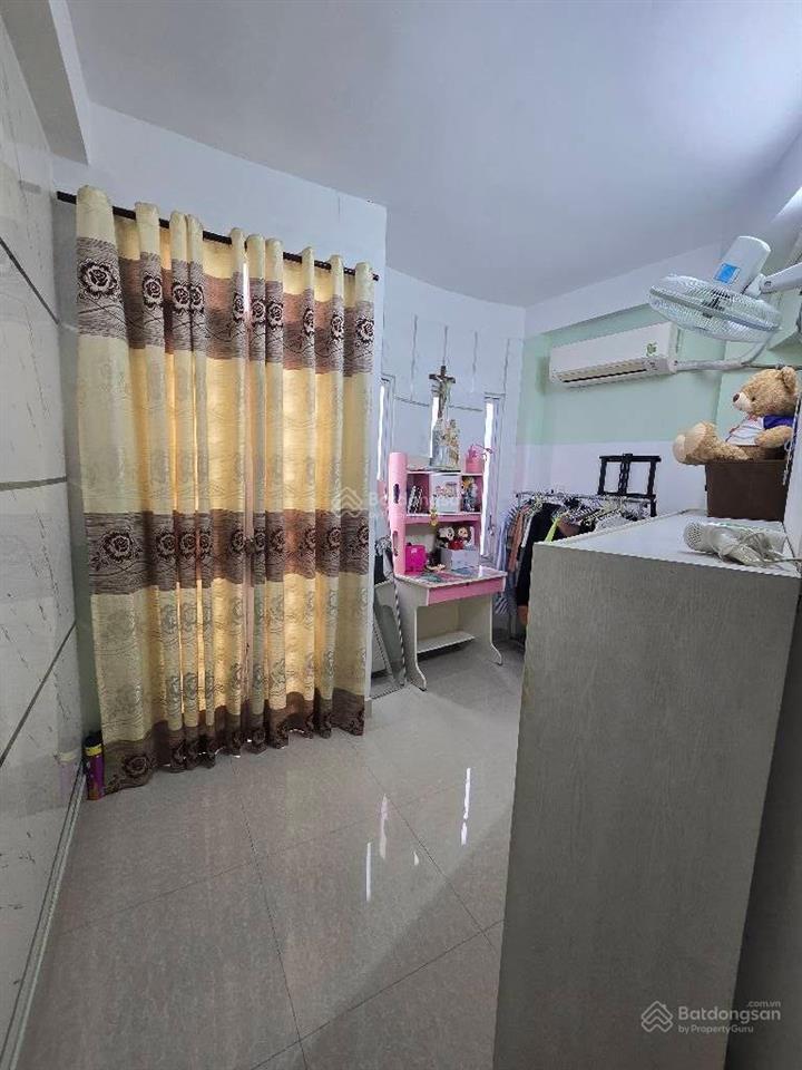 Nhà lô góc 3 tầng chính chủ xây tâm huyết  42,2m2  ngang 5m  chỉ 6,1 tỷ