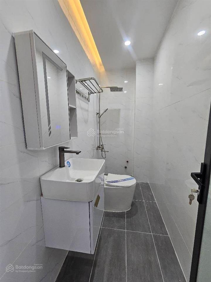 Nhà mới 2 tầng  hxh gần him lam, full nội thất ngang 4.2m nhỉnh 5 tỷ