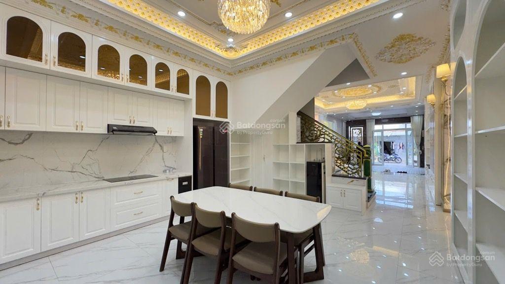 Biệt thự tân cổ điển mt hẻm 8m nhà bè giá chỉ 8.3 tỷ