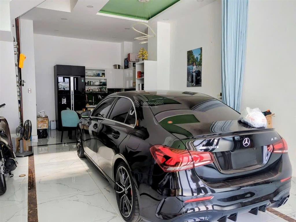 Nhà đẹp 4 tầng  kế him lam  xe hơi trong nhà  chỉ 10.5 tỷ