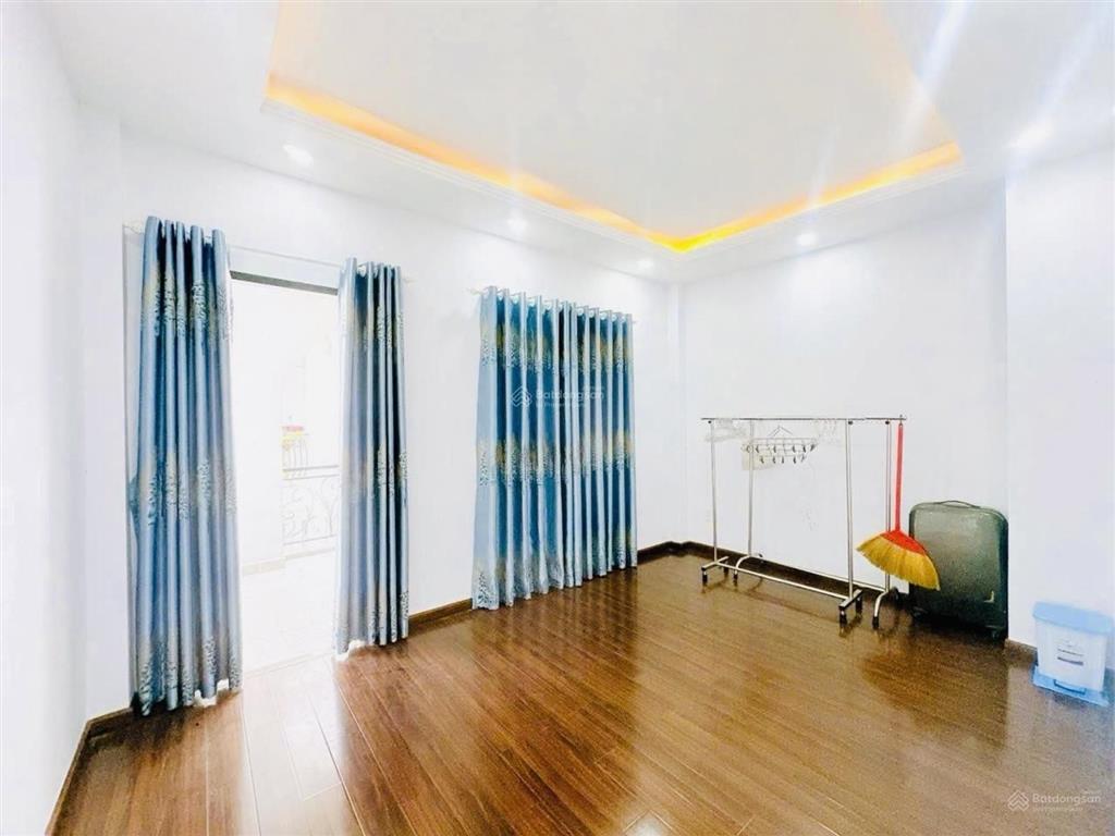 Nhà 4 tầng  hẻm ô tô vào nhà  1565 huỳnh tấn phát  tặng full nội thất  chỉ 7.9 tỷ