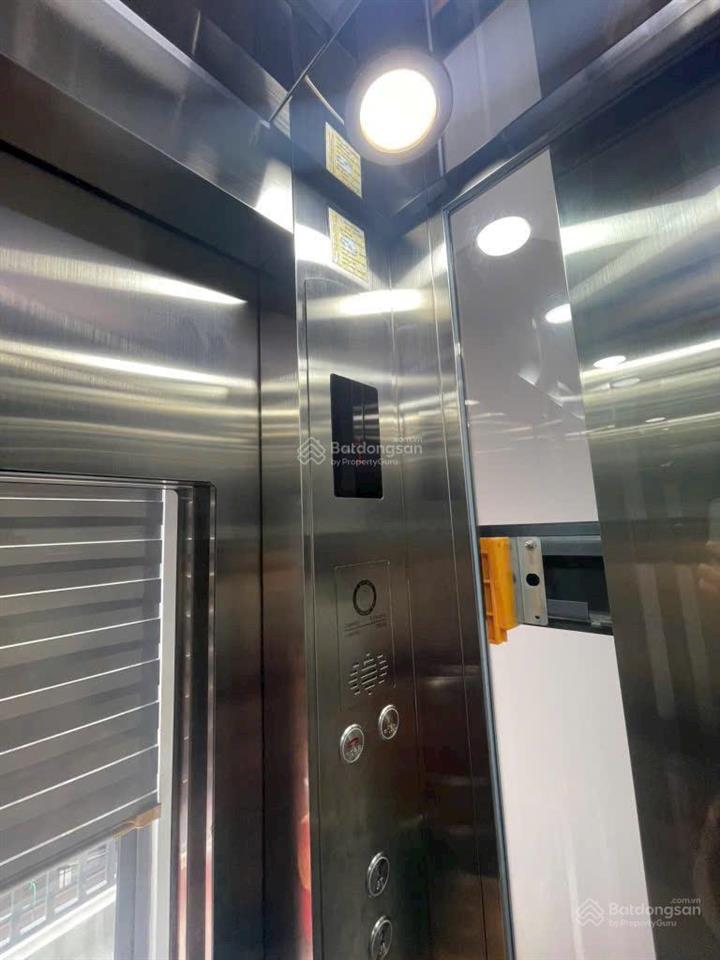 Chủ gấp bán  giảm 300 triệu  giá mới 8 tỷ  nhà phố có thang máy  ngang 10,1 m, hxh