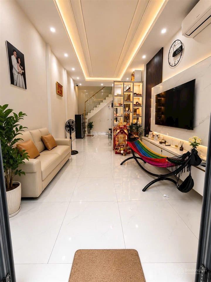 Nhà đẹp full nội thất  3 tầng  lâm văn bền  nhỉnh 5 tỷ