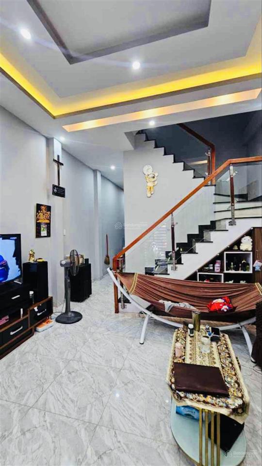 Bán nhà 3 tầng  cách mt huỳnh tấn phát quận 7 100m,  60,4m2  chỉ 7,25 tỷ