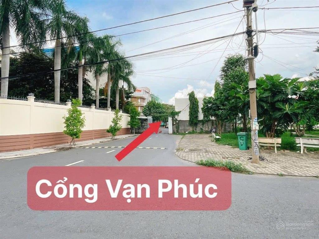 Bán 2 lô đất liền kề vạn phúc . dt 450 m (15 x30 ) . 2 mặt tiền trước sau . khu dân trí cao hiếm