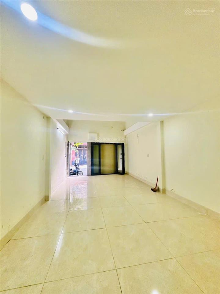 Mt 244 nguyễn trường tộ, phường tân thành, quận tân phú ( 4.2x11m, 5pn,5wc )
