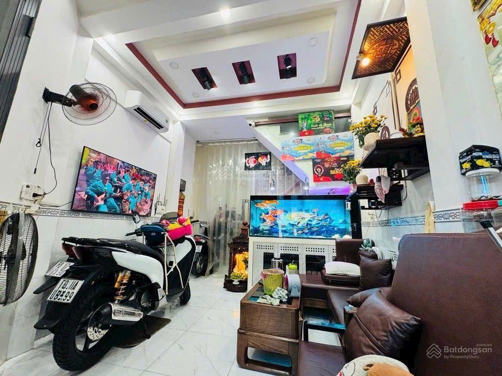 Chủ ngộp  gấp bán  bình đông  p15q8  hxh  4 tầng  5pn  5,x tỷ