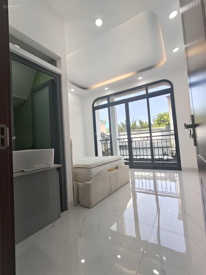 Bán căn góc đẹp phạm thế hiển p4 quận 8  4 tầng  5pn  4x10m  5.98 tỷ tl