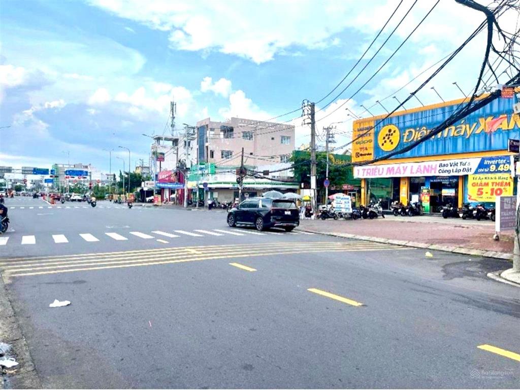 Bán nhà an dương vương  võ văn kiệt  xe hơi vào nhà  2 tầng  68m2  4x17  giá 6,x tỷ