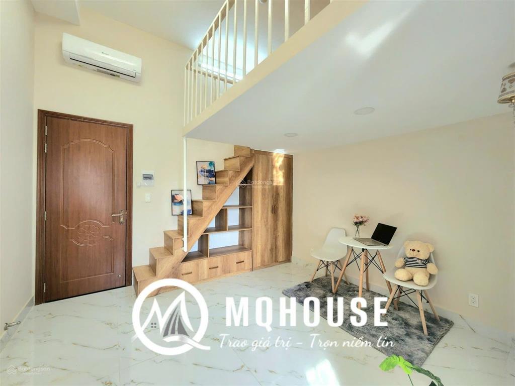Phòng có gác, ban công, cửa sổ trời, full nội thất, 30m2, vạn hạnh mall, cầu vượt 3/2, hulfit, ueh