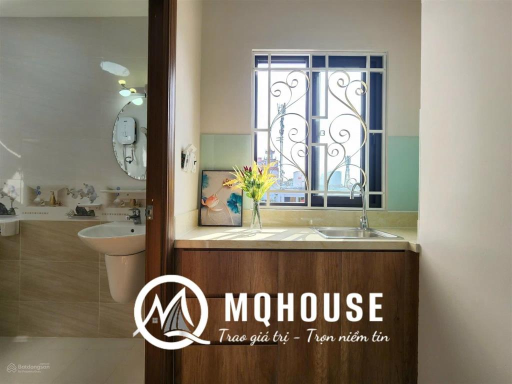 Phòng có gác, ban công, cửa sổ trời, full nội thất, 30m2, vạn hạnh mall, cầu vượt 3/2, hulfit, ueh