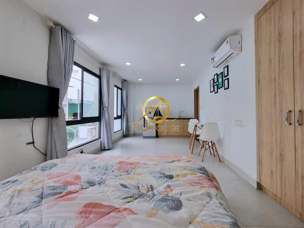 Phòng cửa sổ thoáng, ban công chill, đủ nội thất, vạn hạnh mall, vx dân chủ, cầu 3/2, ueh, hulfit