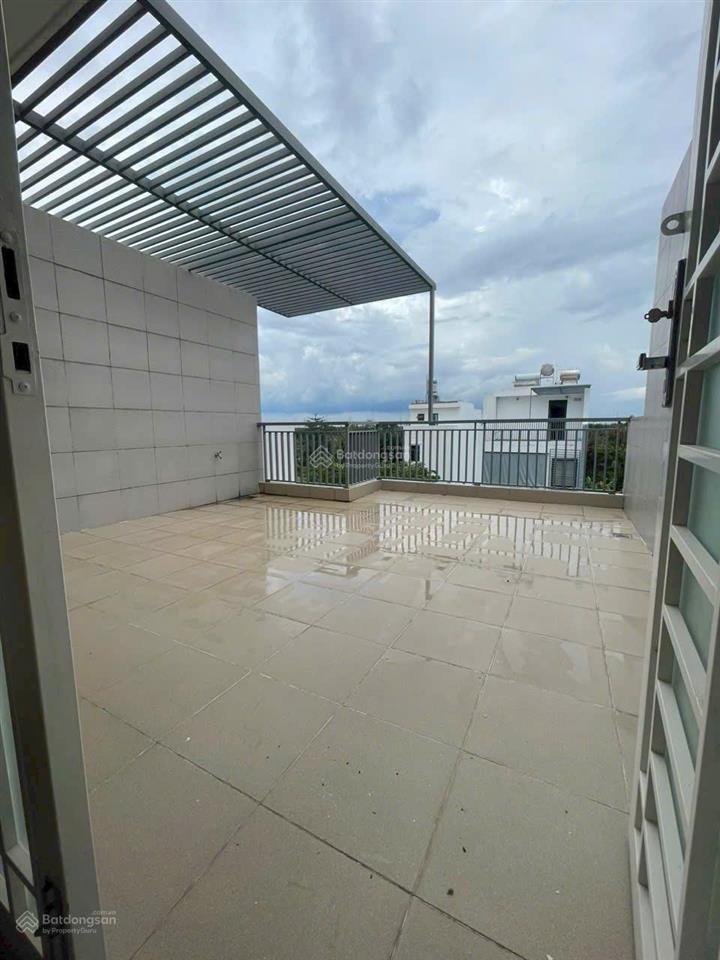 Hailongreal nhà 5,8 tỷ, dt 5x16m, 4 tầng, đường 12m, lê văn lương rẽ vào, cạnh 3 trường đại học