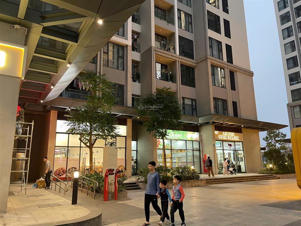 " nhanh tay sở hữu ngay căn shop 65m2 ở tòa west c