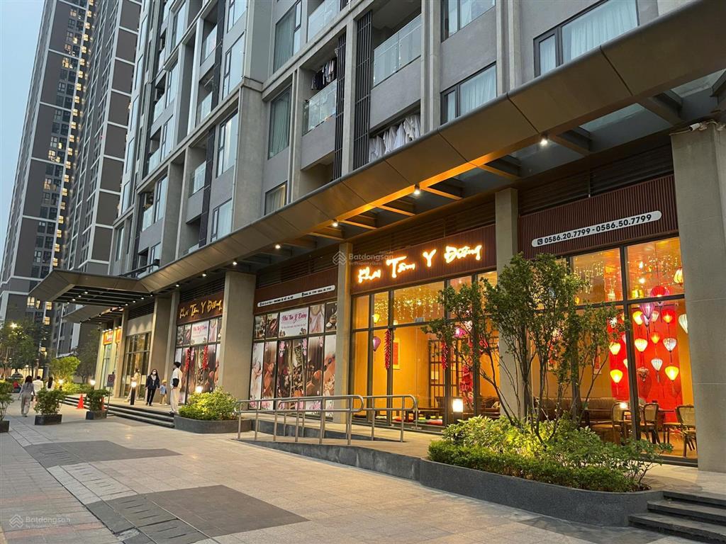 " nhanh tay sở hữu ngay căn shop 65m2 ở tòa west c