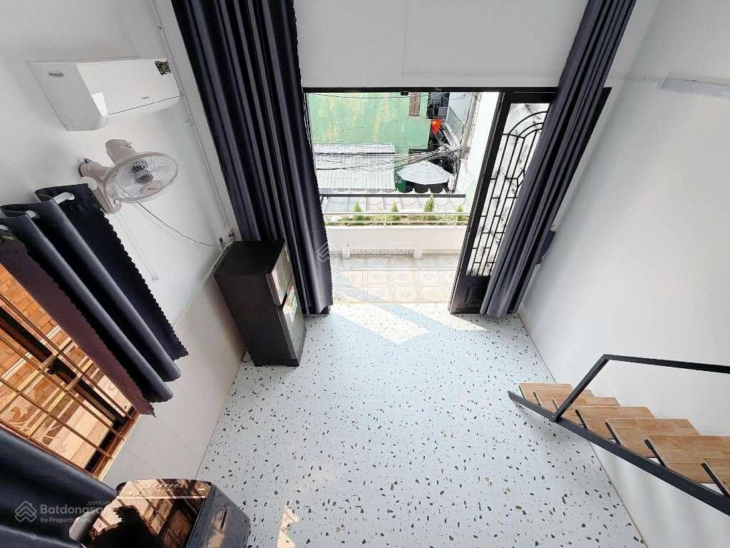 Nhà 2 tầng, sd gần 115m2 ch 144 nguyễn thị tần, góc 3 mặt hẻm, alo 0918 846 *** biết chi tiết