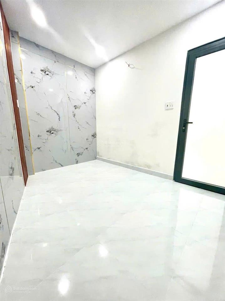 Nhà 2 tầng hơn 40m2, nhỉnh 4 tỷ, nguyễn thị tần, sát cầu chữ y
