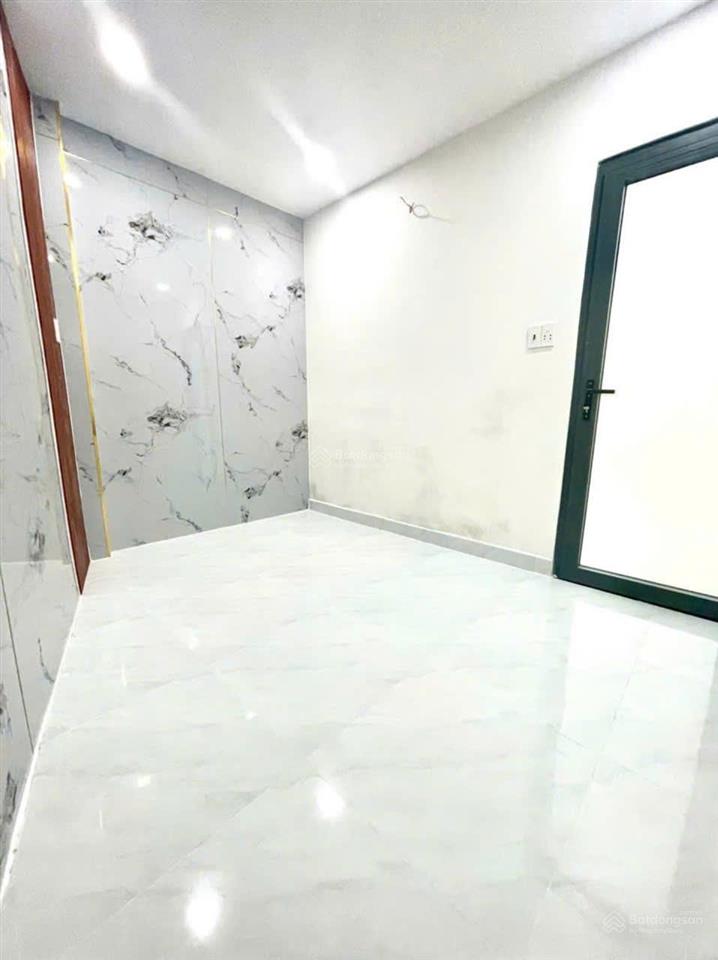 Nhà 2 tầng hơn 40m2, nhỉnh 4 tỷ, nguyễn thị tần, sát cầu chữ y