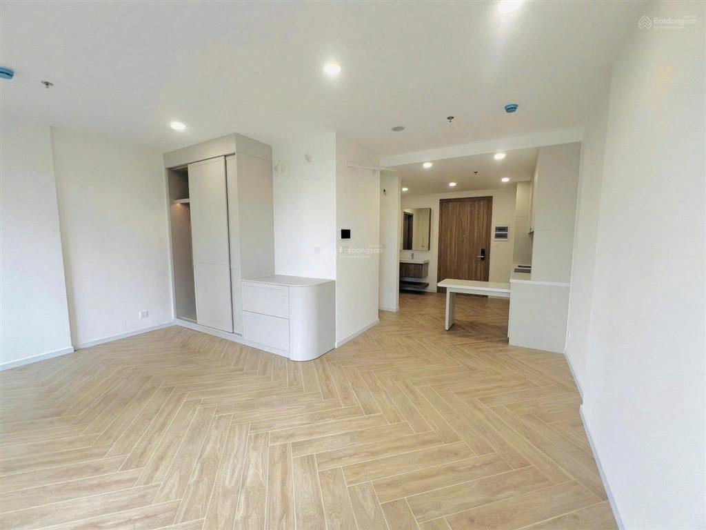 Bán căn hộ 2pn 65m2 giá 4 tỷ  ngay phạm văn đồng  vị trí hiếm có