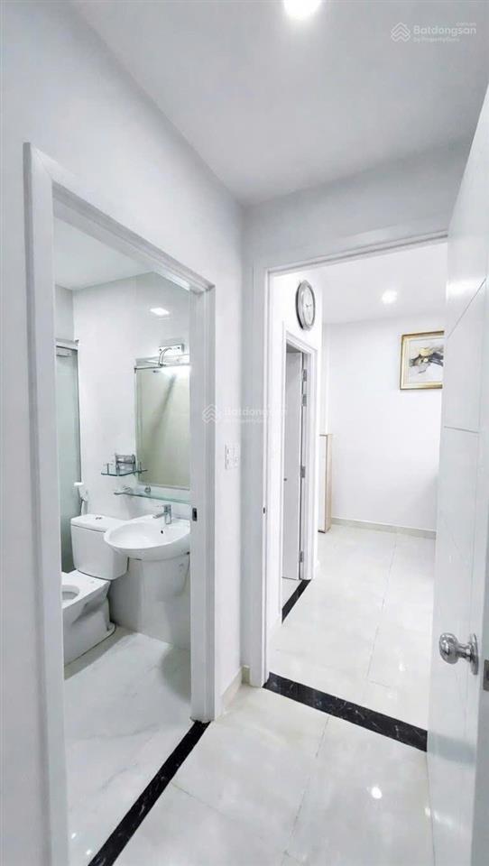 Chủ gửi bán căn the cbd 65m2 2pn 2wc có nội thất giá 3,5 tỷ bao thuế phí sang tên