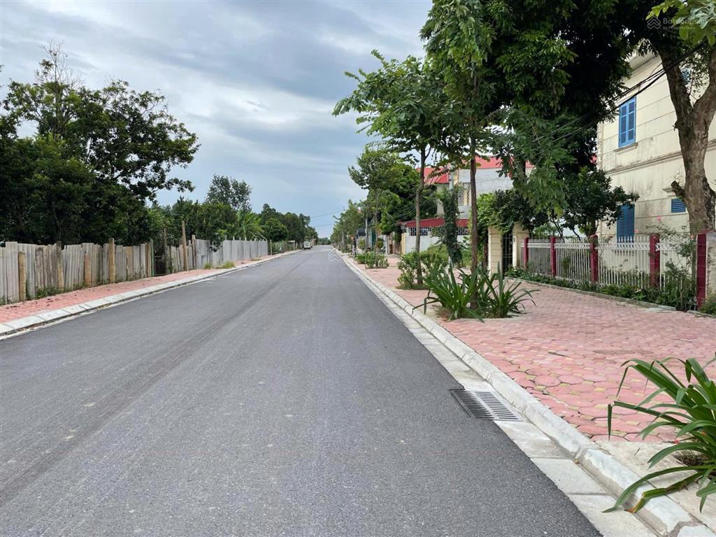 Bán đất bìa làng thôn vệ  nam hồng  đông anh đường lớn ô tô tránh có vỉa hè