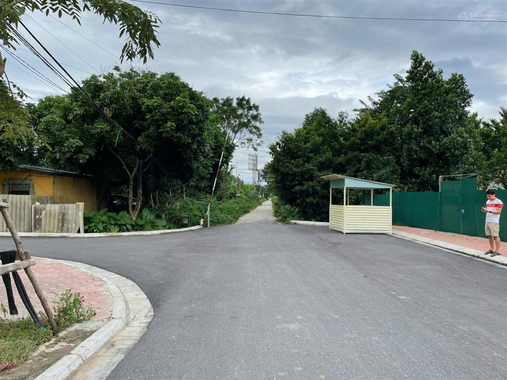 Bán đất bìa làng thôn vệ  nam hồng  đông anh đường lớn ô tô tránh có vỉa hè