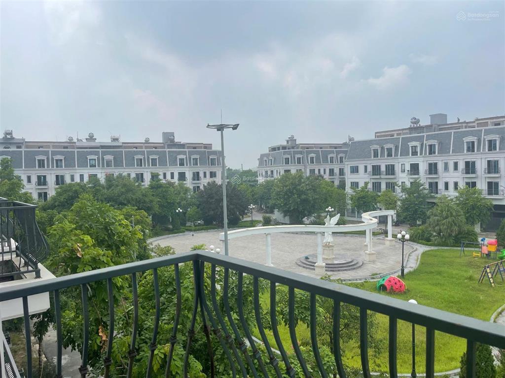 Bán căn xẻ khe biệt thự hapy land 15 đông anh , gần vườn hoa 75m giá 9,6 tỷ