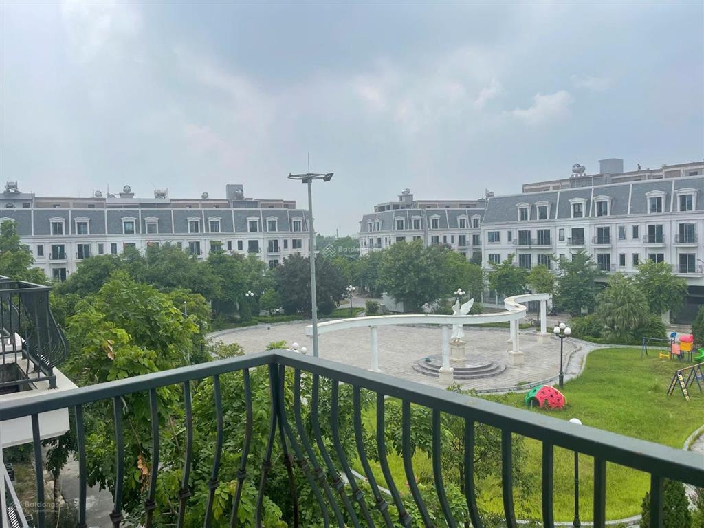 Bán bt happy land 15 đông anh, view vườn hoa, sát trường học, 90m giá 12 tỷ