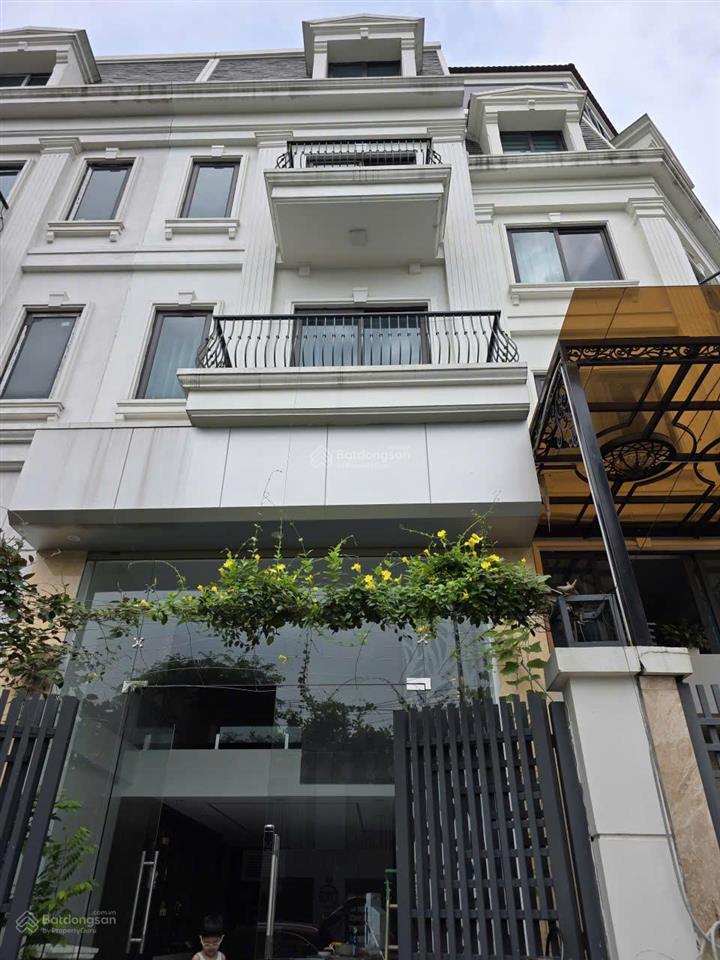 Bán căn đã hoàn thiện sẵn về ở tại happy land 15 đông anh đường to 80m giá 11 tỷ