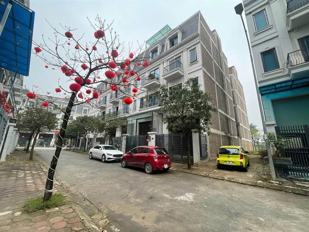 Bán bt căn xẻ khe tại happy land 15 đông anh, gần vườn hoa 80m giá 9,6 tỷ