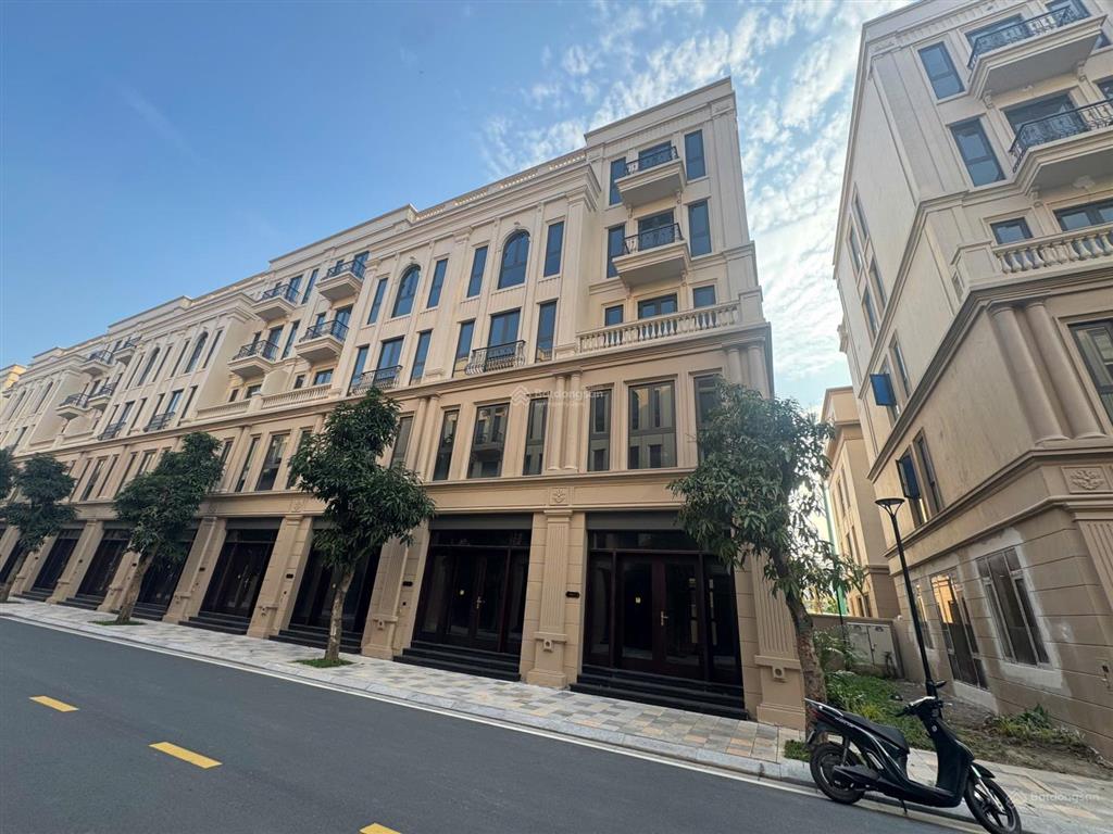 23,5 tỷ căn lk xẻ khe 75m khu thiên nga block 1 gần hồ tại vin cổ loa, sát công viên