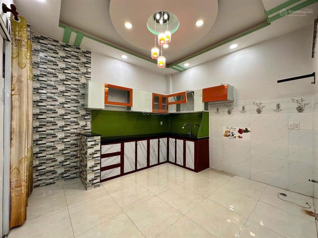 Hẻm xe hơi thông  68m2 (4x17)  trệt lầu  có 3pn  phạm văn chiêu