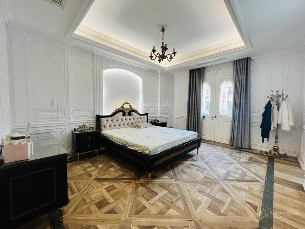 Bt vip kđt thành phố giao lưu phạm văn đồng 250m2 vỉa hè 2 mặt  oto tránh  full nội thất cao cấp