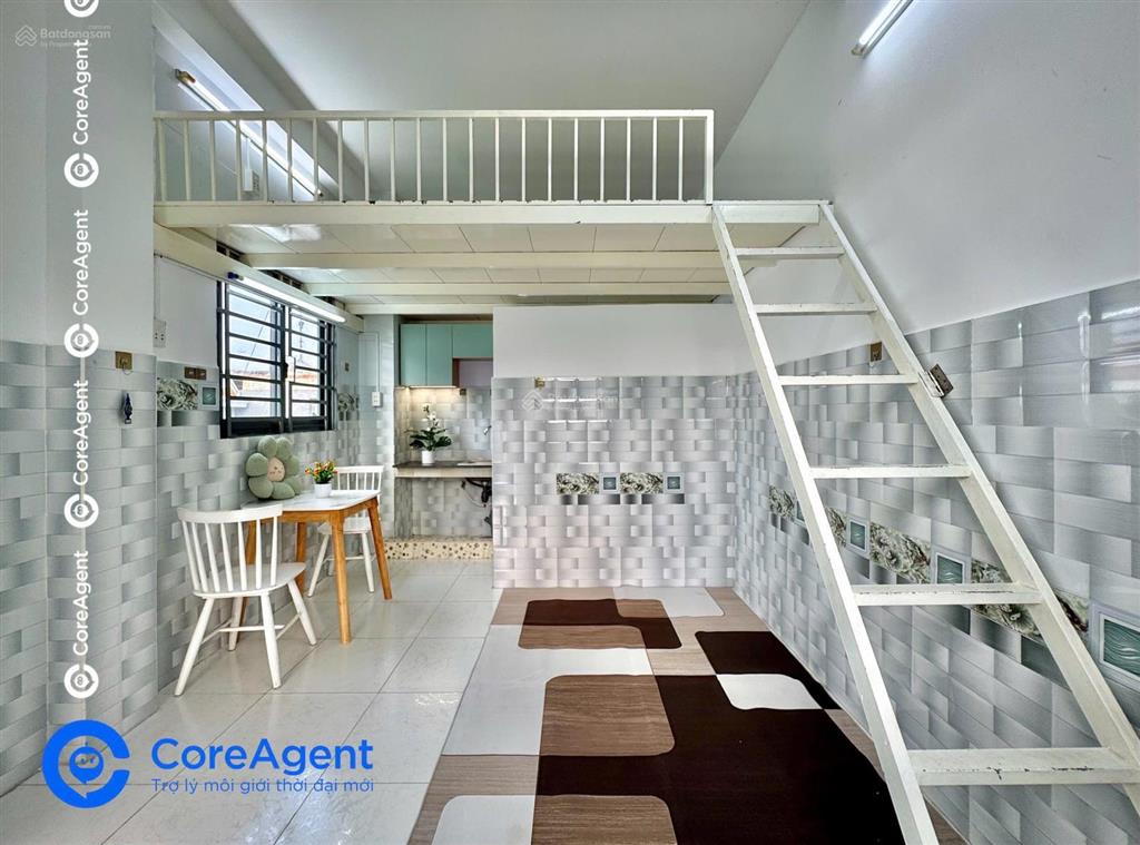 Căn hộ duplex đối diện đầm sen  sát vòng xoay lê đại hành, có thang máy  bancol thoáng