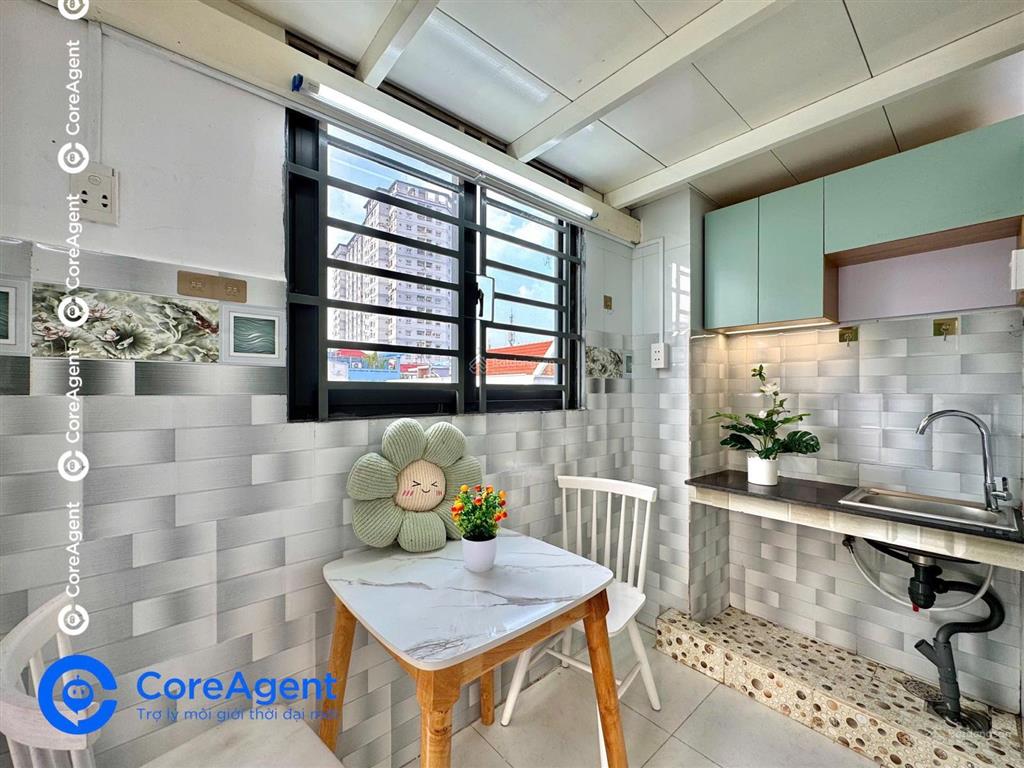 Căn hộ duplex đối diện đầm sen  sát vòng xoay lê đại hành, có thang máy  bancol thoáng