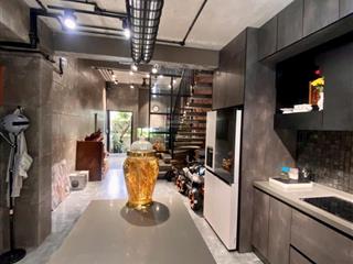 Bán nhà mới đón tết  4 tầng mới keng  phú hữu q9  đường 7m ô tô tránh  giá 6.x tỷ .