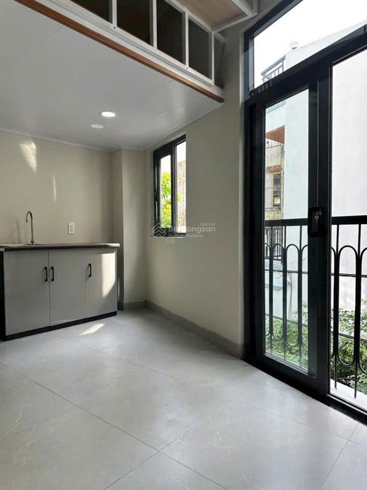 Bán chdv mới 5 tầng  sát mặt tiền lê văn thịnh  dòng tiền 50tr/tháng  gần chợ  10.x t.ỷ