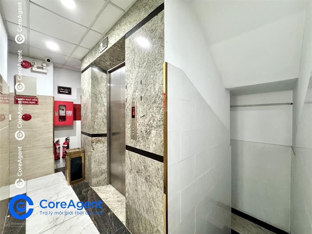 Phòng trọ sạch sẽ  đủ nội thất  cửa sổ  thang máy ngay lũy bán bích  tân thành
