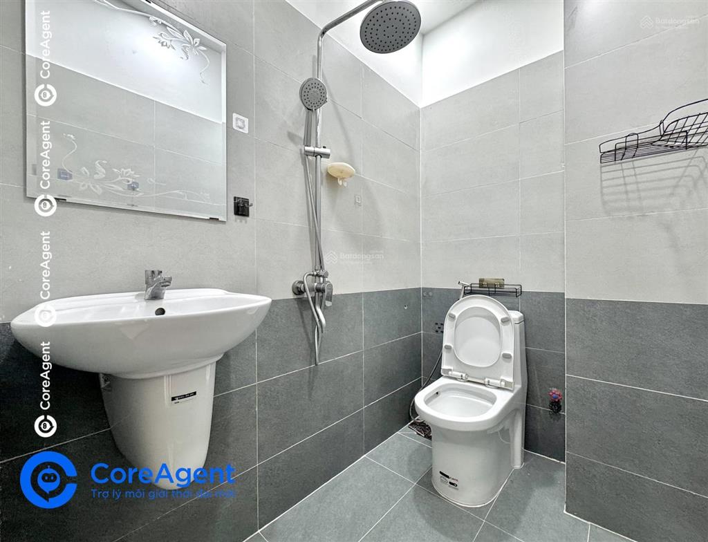 Căn hộ 1 phòng ngủ  1 phòng khách sang xịn mịn full nt ngay luỹ bán bích  vườn lài  thang máy