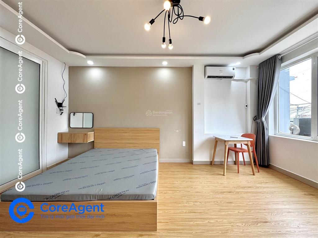 Căn hộ 1 phòng ngủ  1 phòng khách sang xịn mịn full nt ngay luỹ bán bích  vườn lài  thang máy