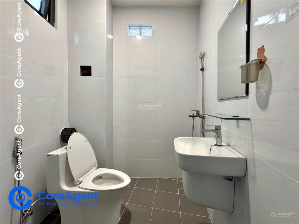 Studio phong cách hiện đại  mới xây 100%  full nội thất sát ngã tư bốn xã  khu tên lửa