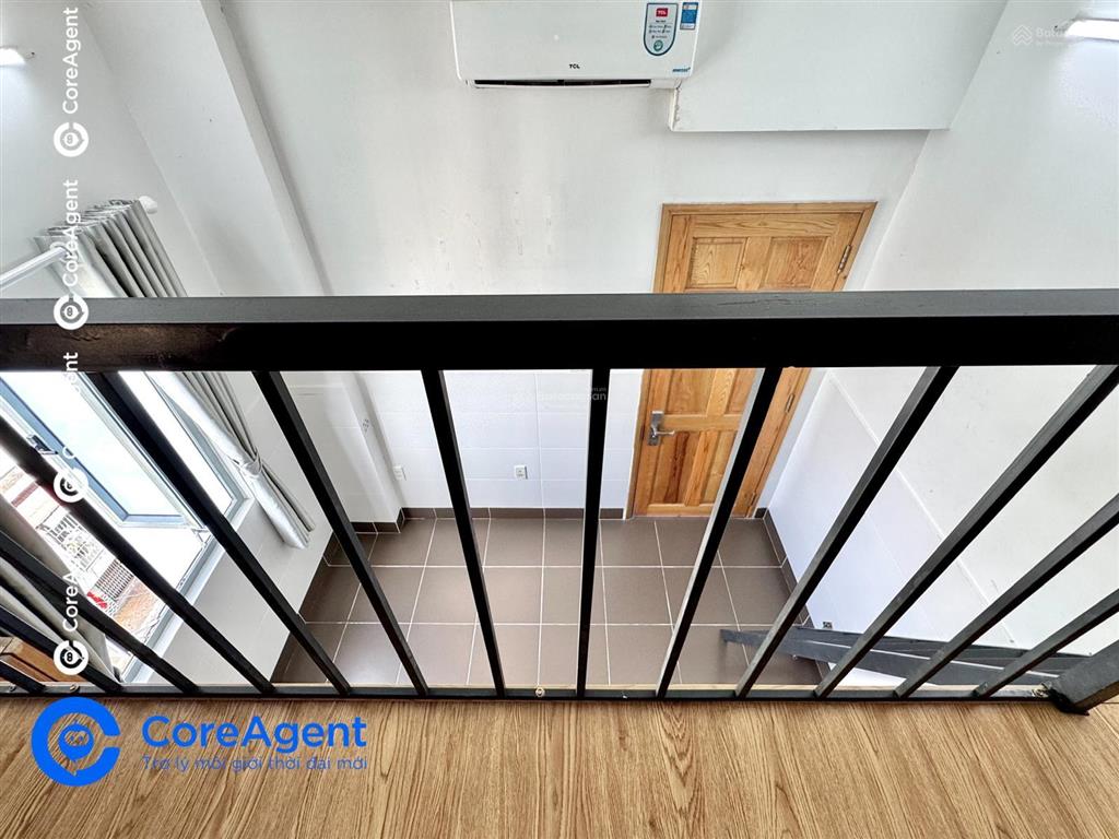 Phòng gác cửa sổ trời sạch sẽ  sẵn ml tủ áo  thang máy  bảo vệ gần đầm sen  vhu