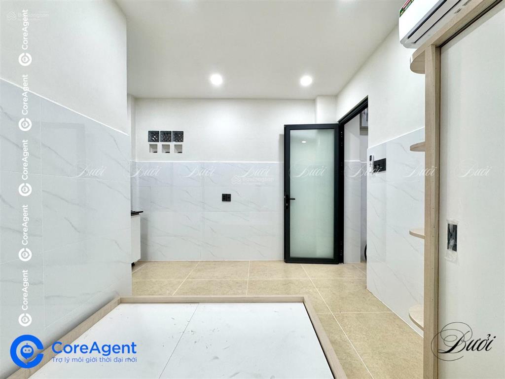 Phòng dịch vụ 23m2 full nội thất  mới xây 100%  thang máy ngay đầm sen