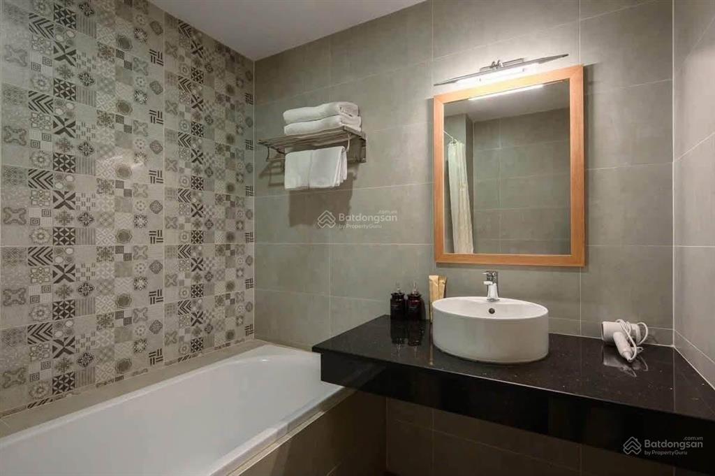 Cho thuê căn hộ 1 phòng ngủ ban công full nội thất mới xây gần q5, q6, thang máy