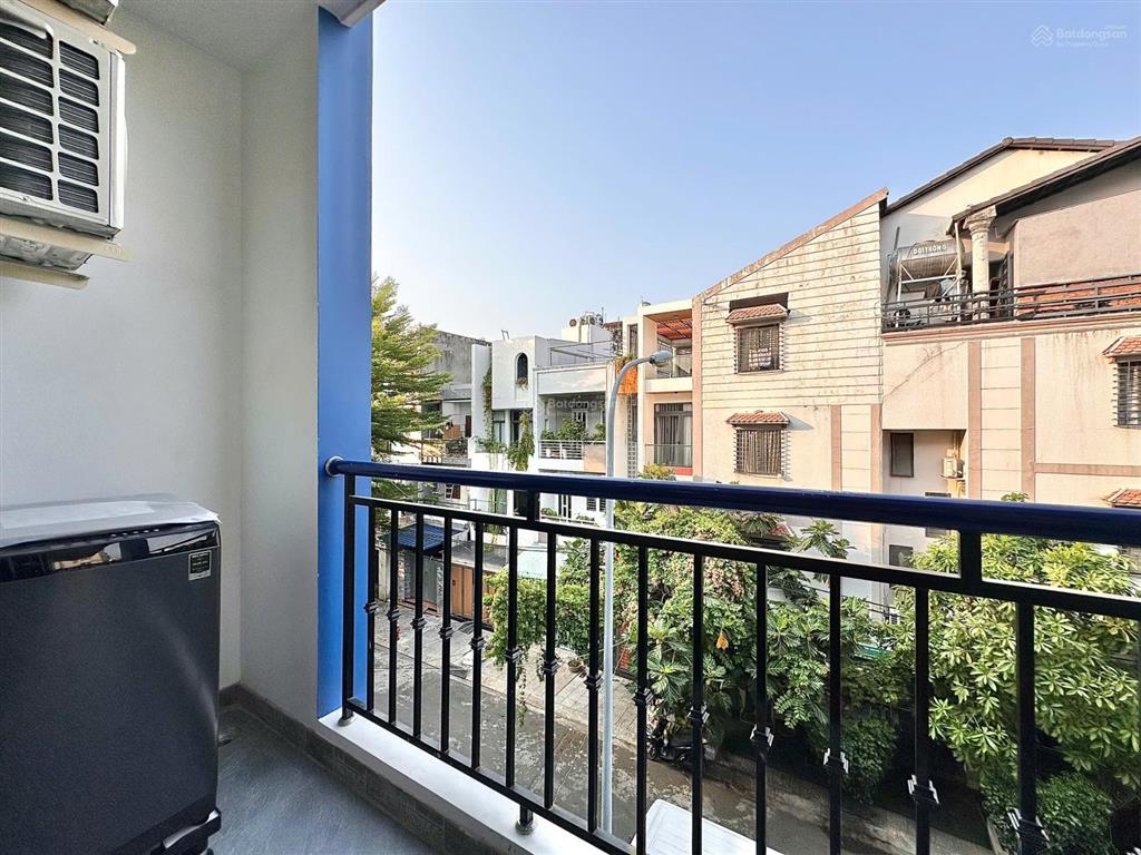 Căn hộ studio ban công sân vườn luxury  full nội thất cao cấp  thang máy  có chỗ đậu oto qua đêm